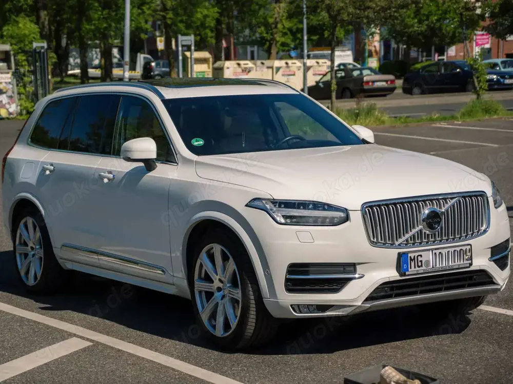 Volvo XC90 XC90 D5 AWD Max Ausstattung 7-Sitzer, 360°, HUD