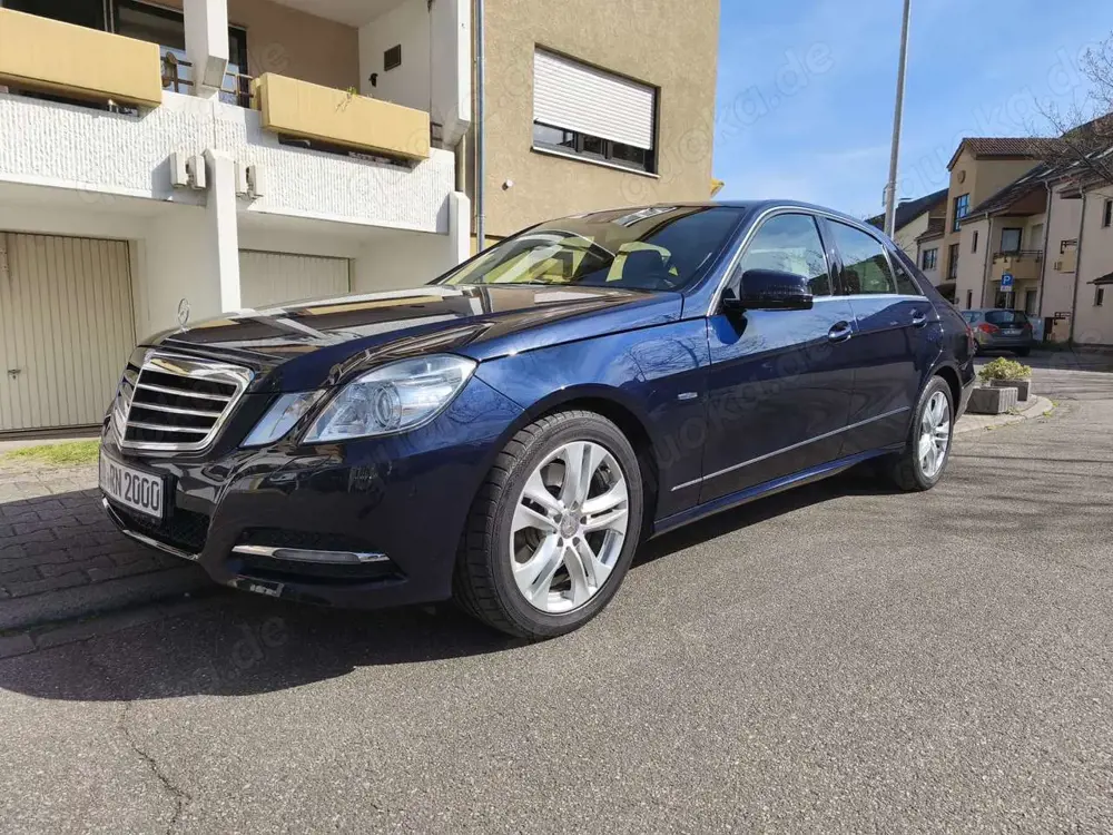 Mercedes-Benz E 300 BlueEFFICIENCY 7G-TRONIC Avantgarde