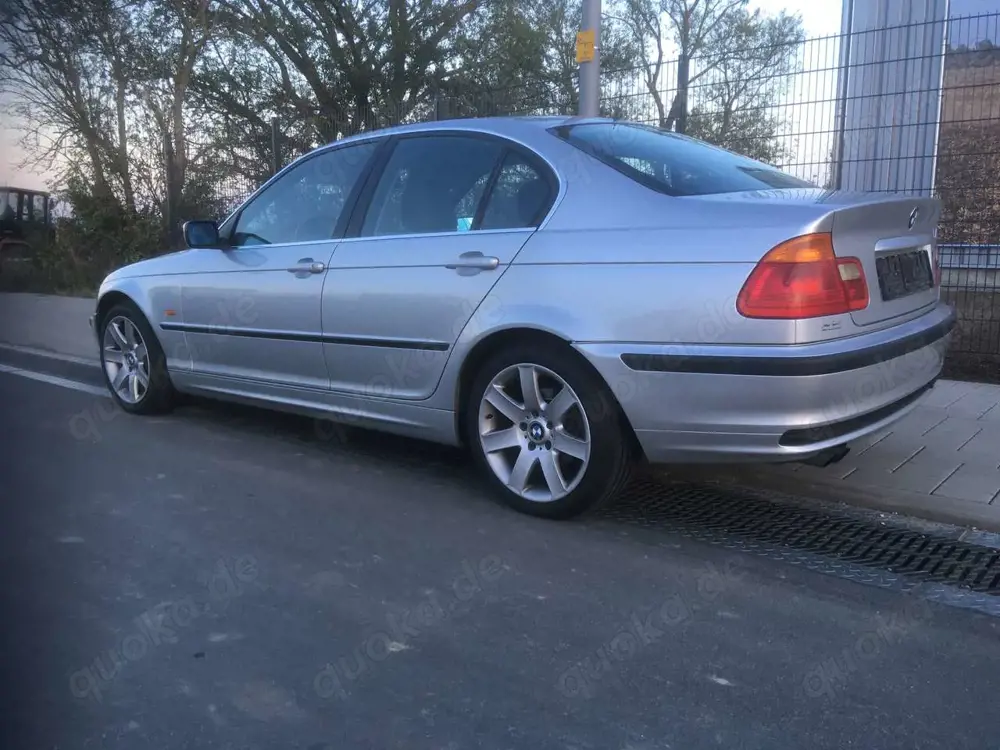BMW 320 320i