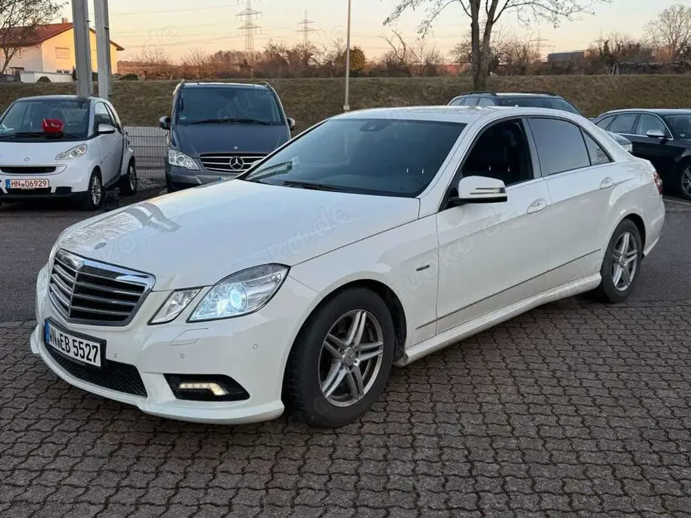 Mercedes-Benz E 250 E 250 CGI BlueEFFICIENCY 7G-TRONIC Avantgarde