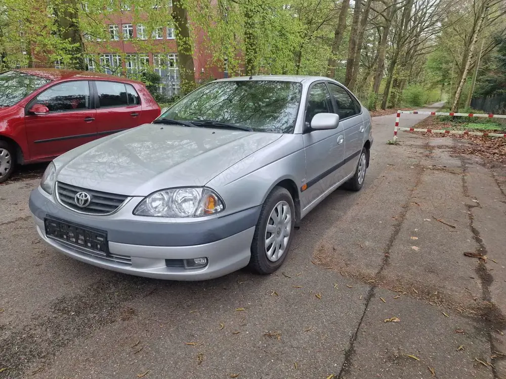 Toyota Avensis 1.8 Linea Terra Liftback