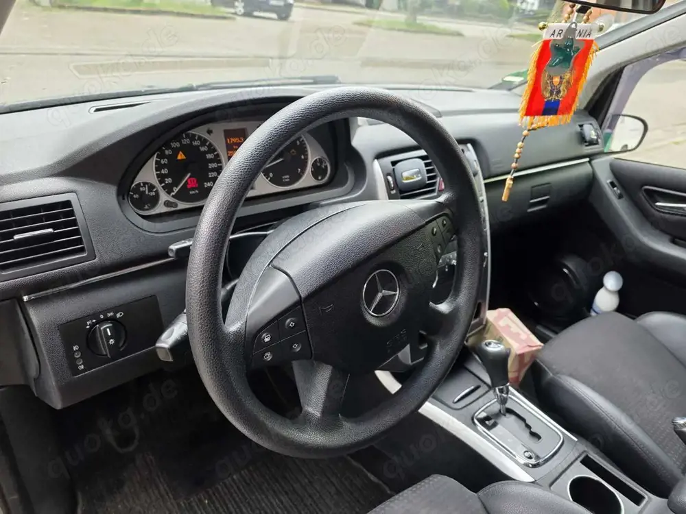 Mercedes-Benz B 200