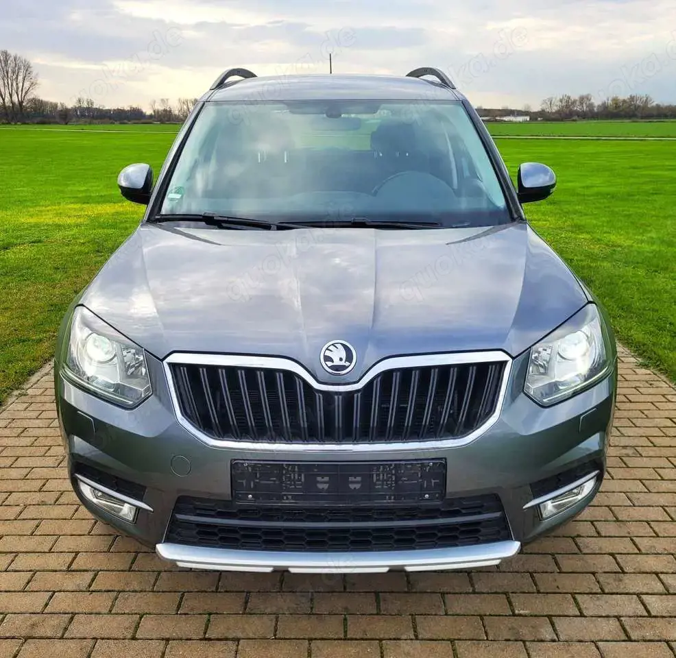 Skoda Yeti Yeti 2.0 TDI 4x4 DSG Drive (+ Sommerreifen)