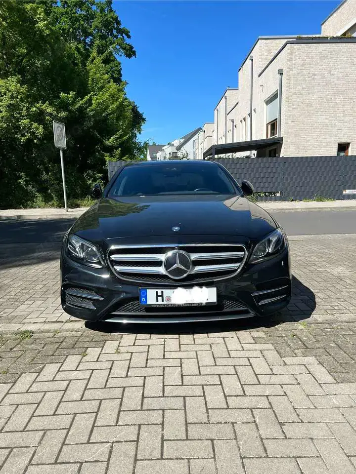 Mercedes-Benz E 350 E 350 d AMG Line