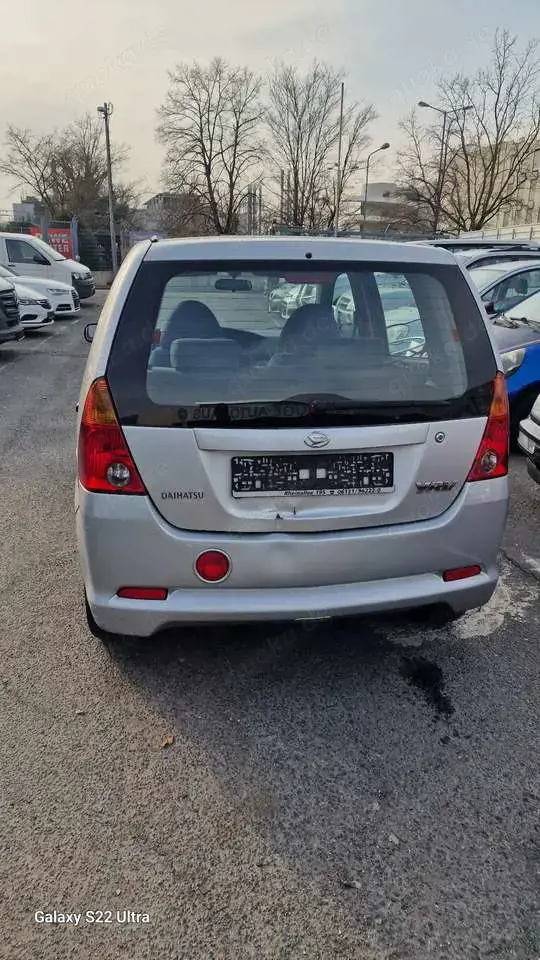 Daihatsu YRV Color Line