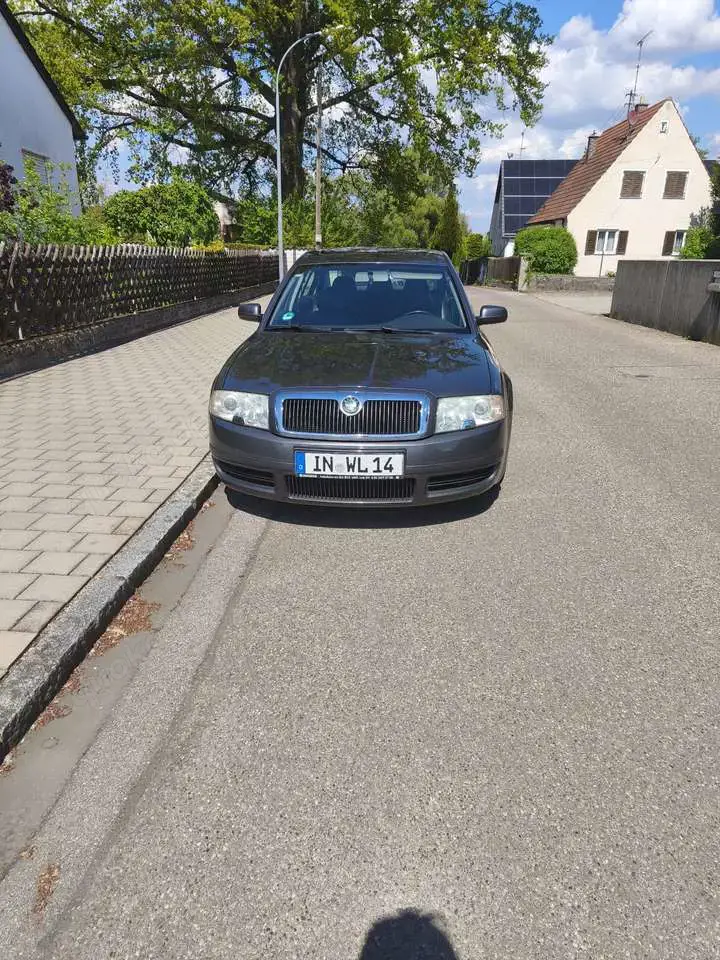 Skoda Superb 2.8 V6 Comfort