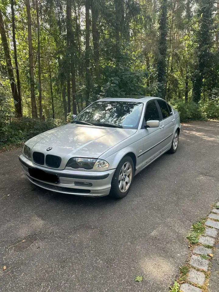BMW 328 328i