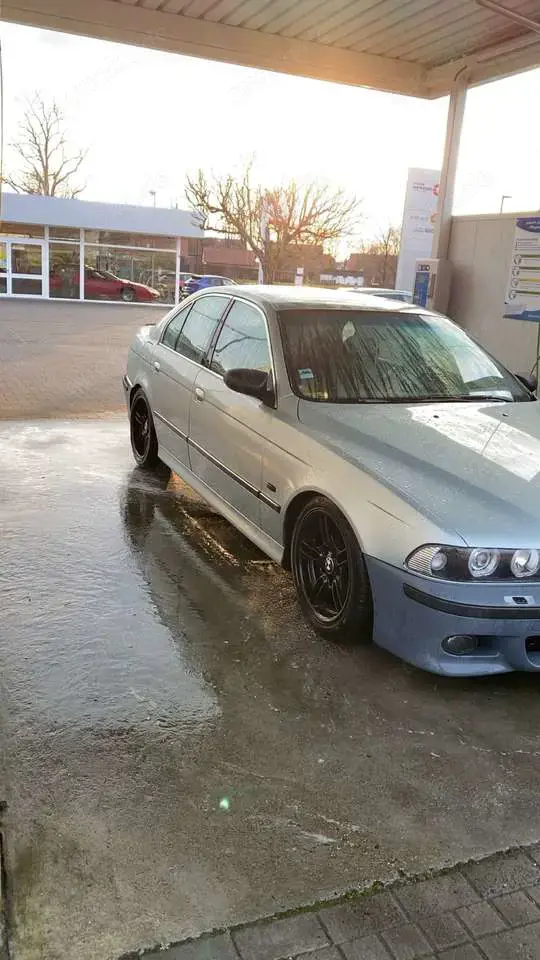 BMW 528 528i