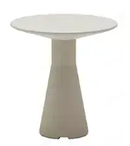 *Stark reduziert* Drei neue Luxus Beistelltische der Firma Andreu World; Farbe: Sand 