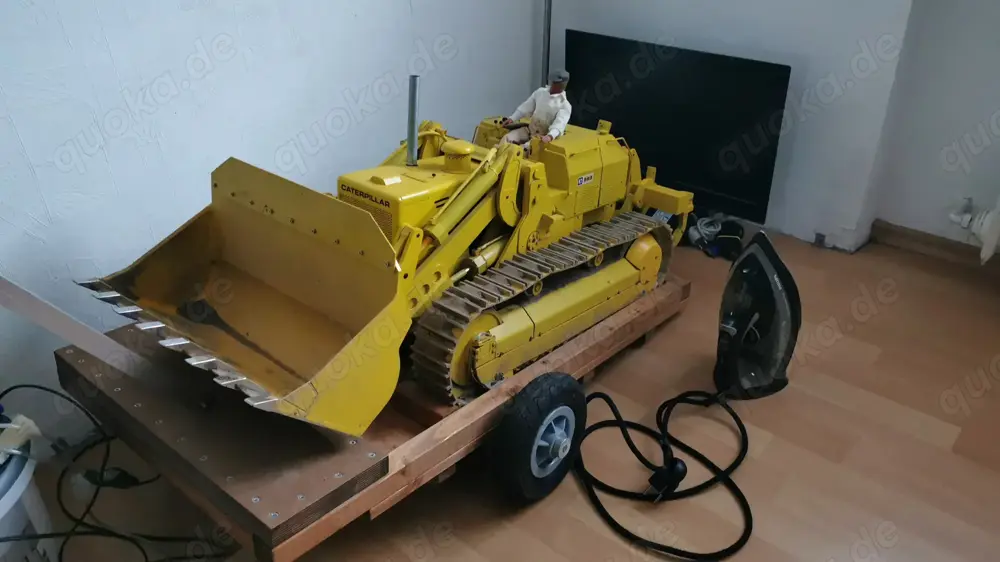 CAT 983 Laderaupe 1:8