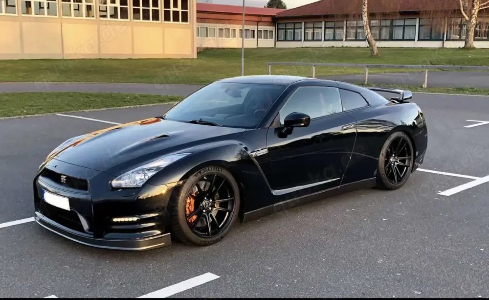 Nissan GT-R Black Edition