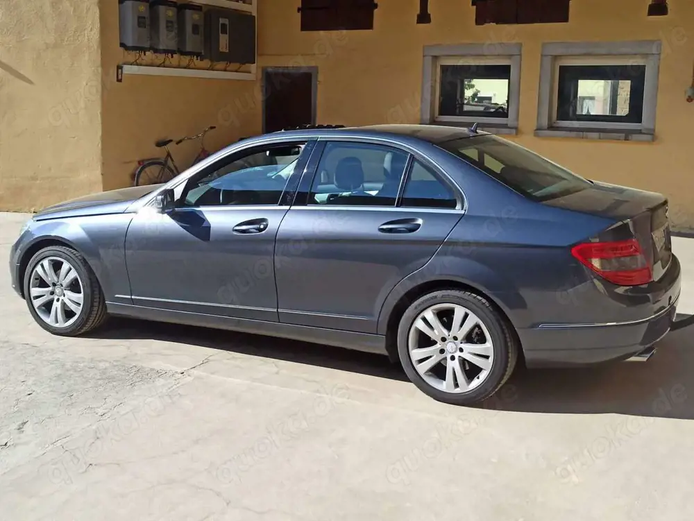 Mercedes-Benz C 220 C 220 CDI DPF Automatik BlueEFFICIENCY
