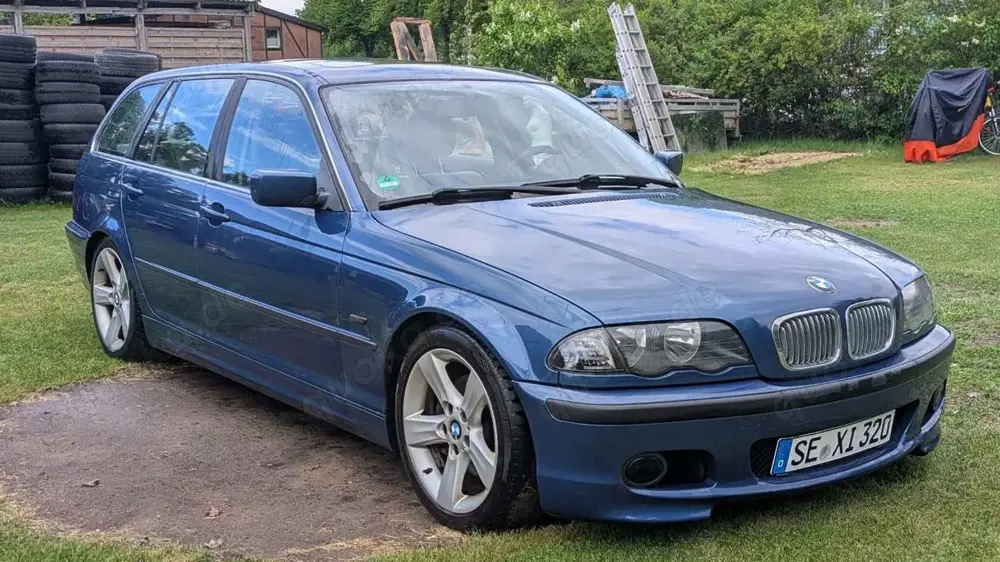 BMW 320 320i AHK,4 EFH,Sportsitze Leder grau Memory,Alarm