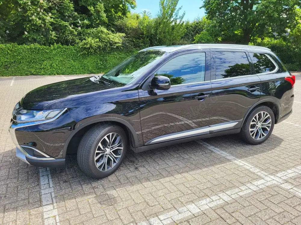 Mitsubishi Outlander Outlander Diesel 2.2 DI-D 4WD Aut. SUV-Star+