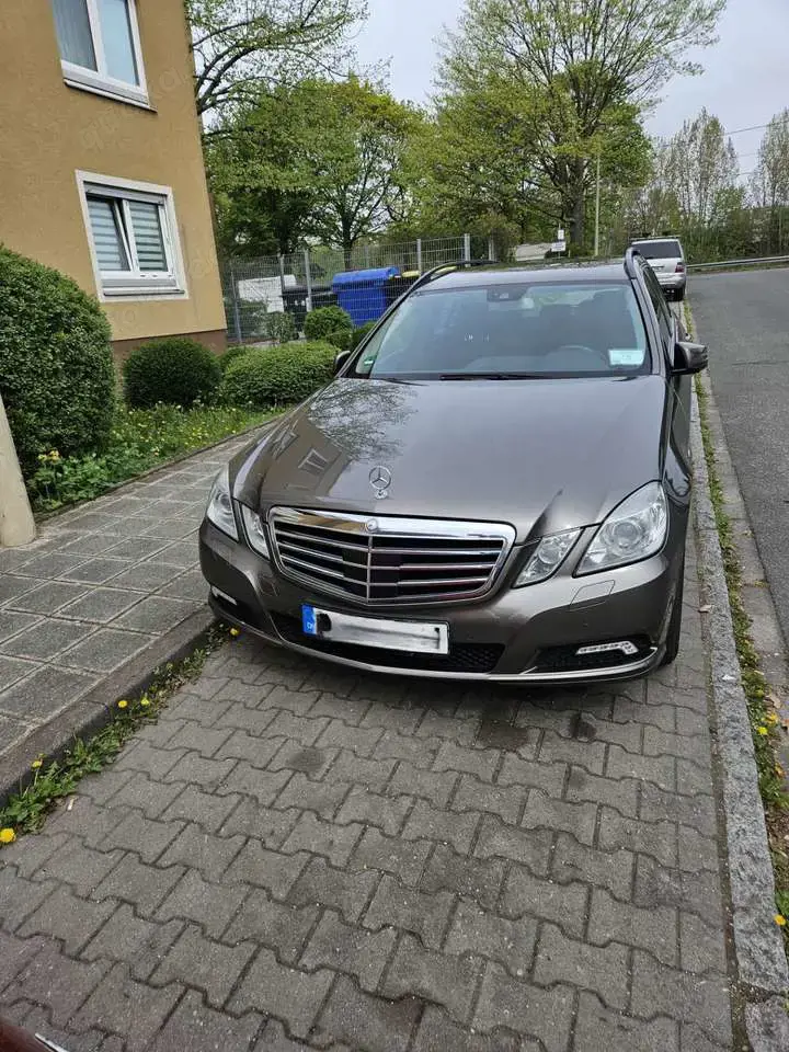 Mercedes-Benz E 220 T CDI DPF BlueEFFICIENCY Automatik