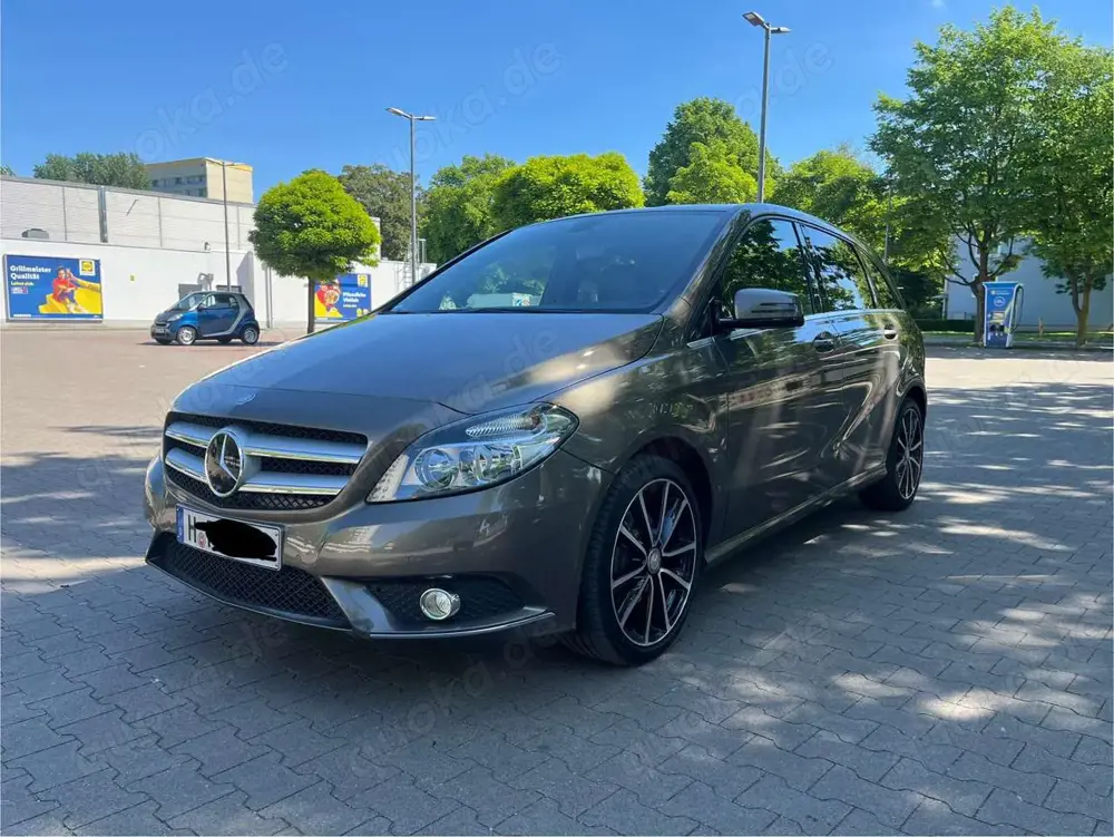 Mercedes-Benz B 180 B 180 (BlueEFFICIENCY)