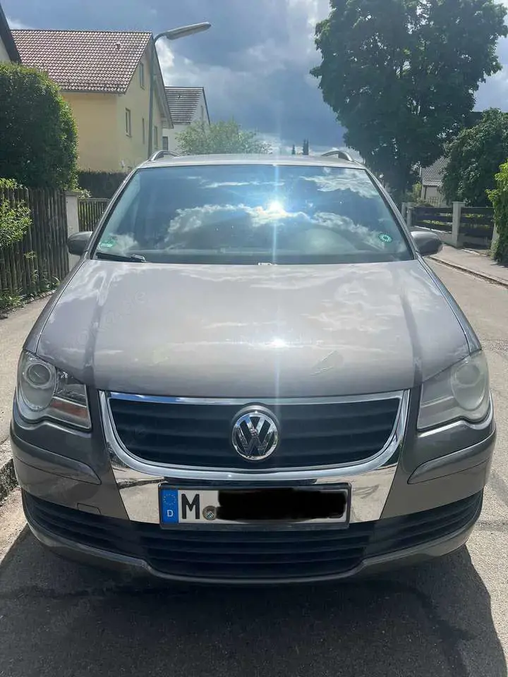 Volkswagen Touran 1.6 Conceptline