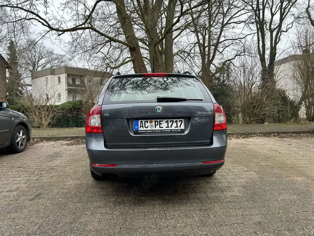 Skoda Octavia Combi 1.6 TDI DPF DSG FAMILY