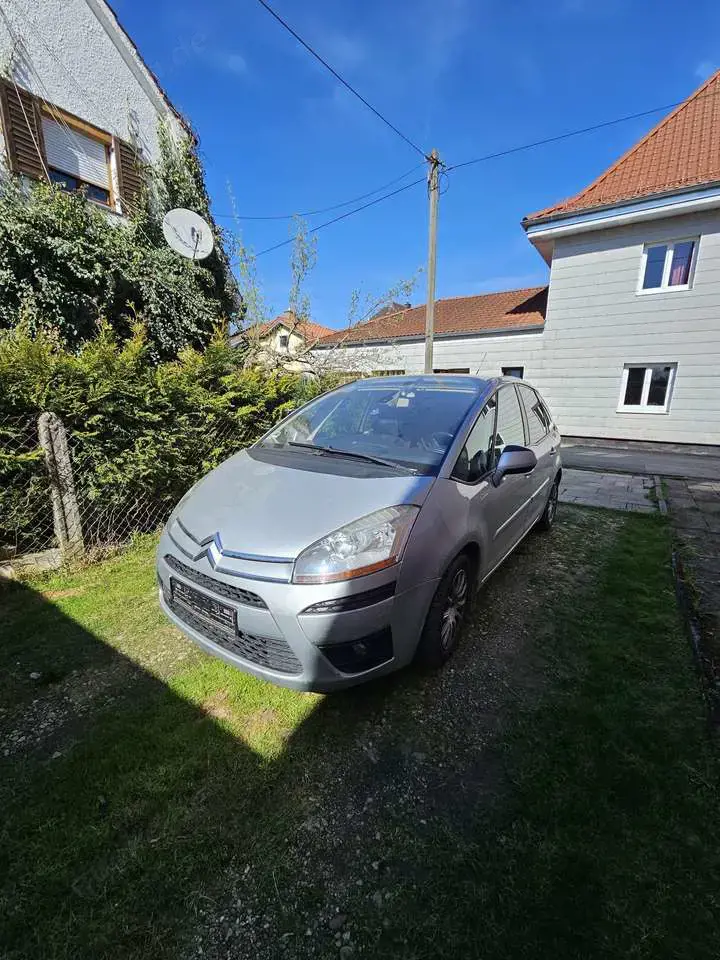 Citroen C4 Picasso 1.6 HDi FAP EGS6 Exclusive