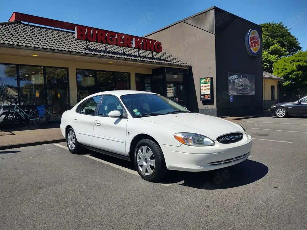 Ford Taurus SE US Car USA