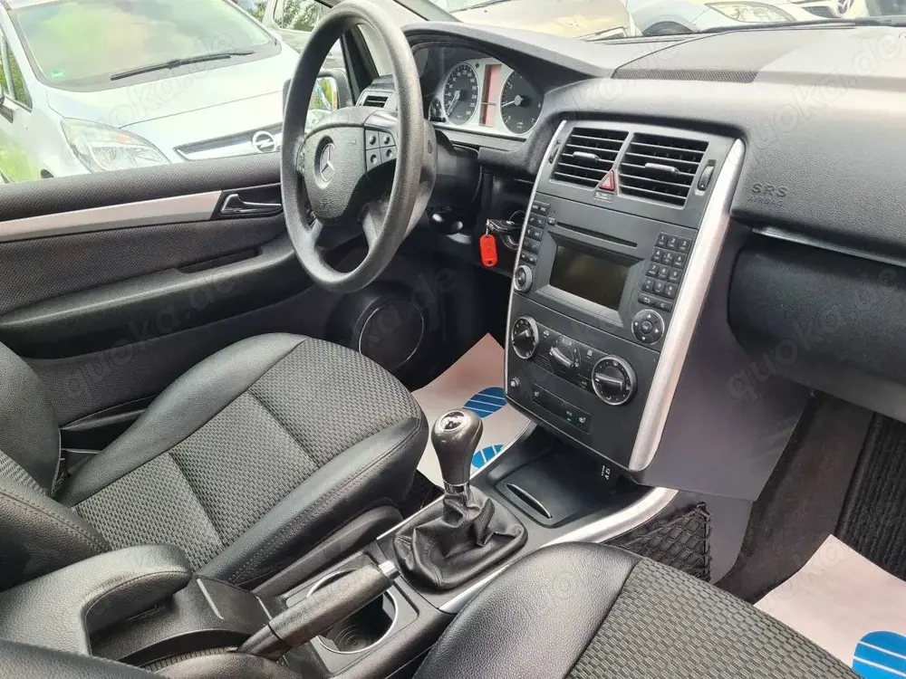 Mercedes-Benz B 180 B -Klasse BlueEfficiency *ALLWETTERREIFEN*