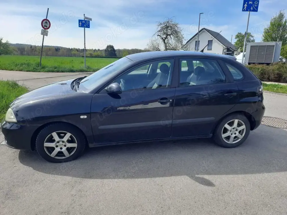 SEAT Ibiza Ibiza 1.4 16V in schwarzmetallic aus erster Hand