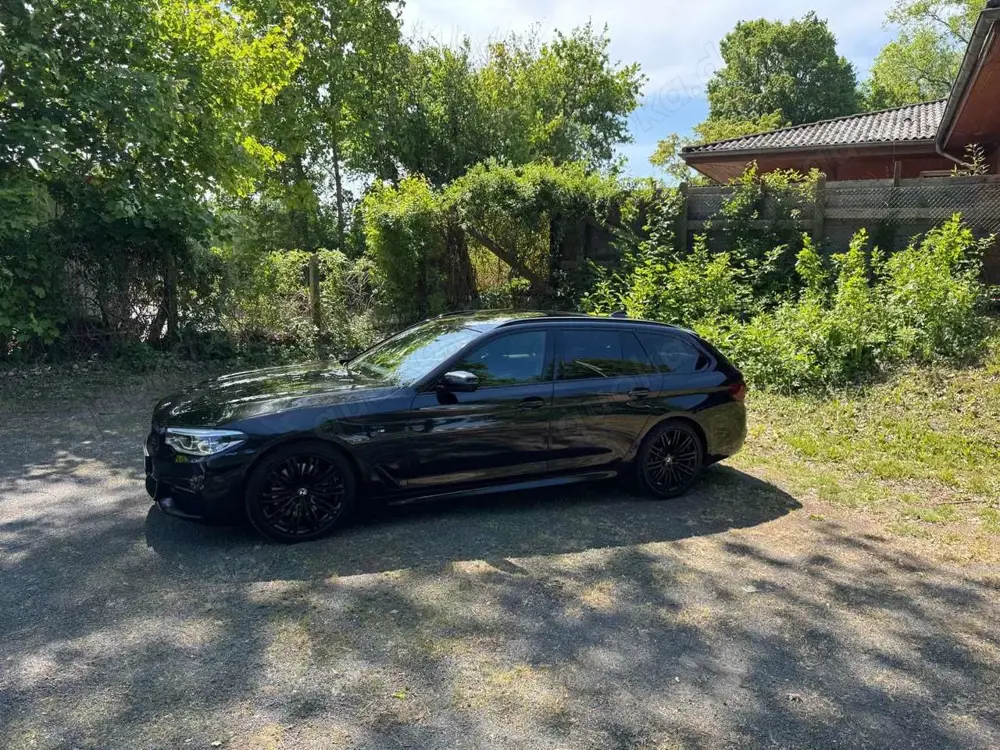 BMW 530 530d Touring Aut. X-Drive M-Paket Komplett! Top !