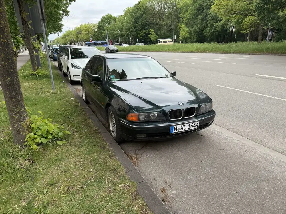 BMW 528 528i