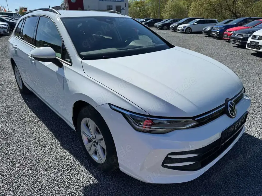 Volkswagen Golf VIII Variant 1.5 TSI *Life*AHK-SCHWENKBAR*P