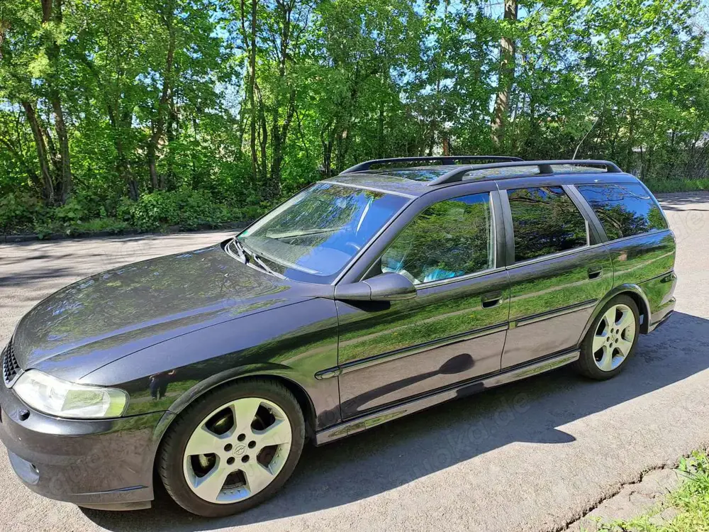 Opel Vectra 2.2 Caravan Sport