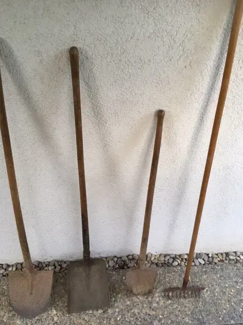 Gartenwerkzeuge, Gartengeräte: Schaufeln, Spaten, Harke