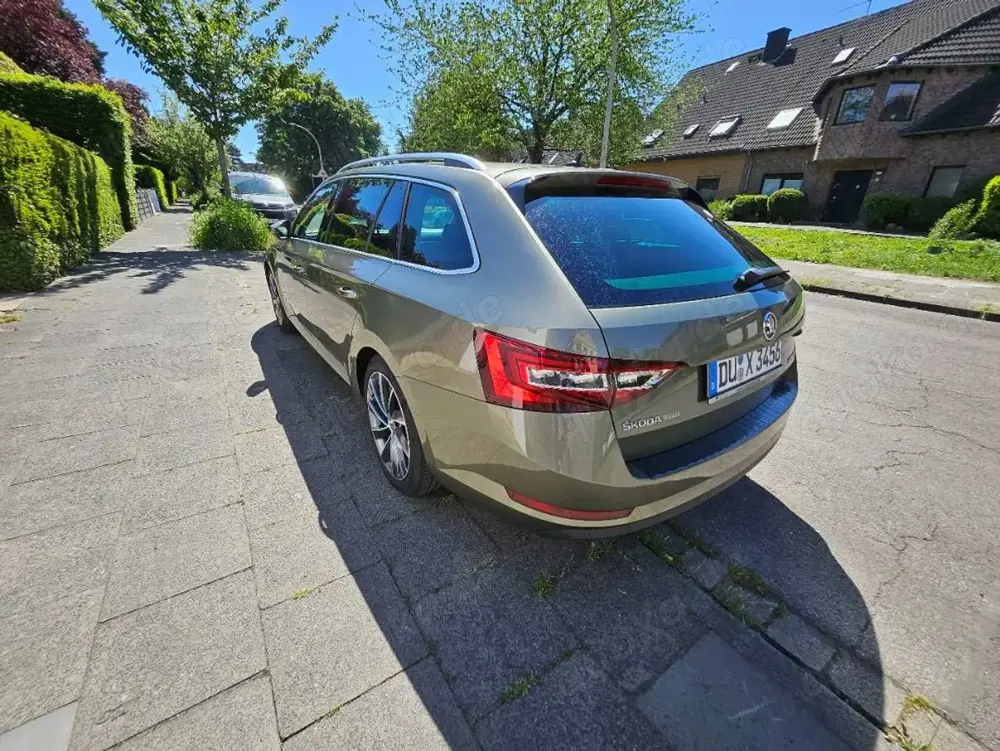 Skoda Superb Superb III Combi Diesel Combi 2.0 TDI DSG L