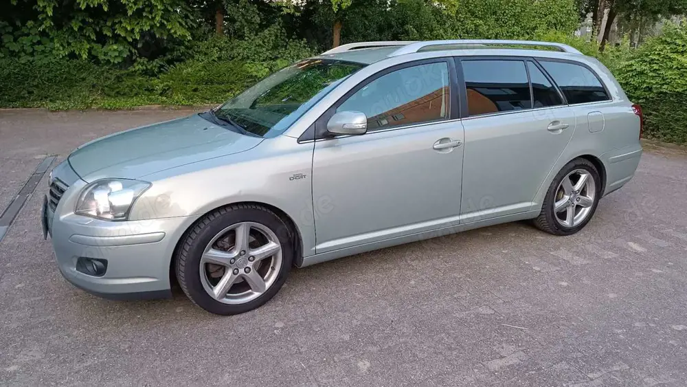 Toyota Avensis 2.2 D-CAT Combi Sol