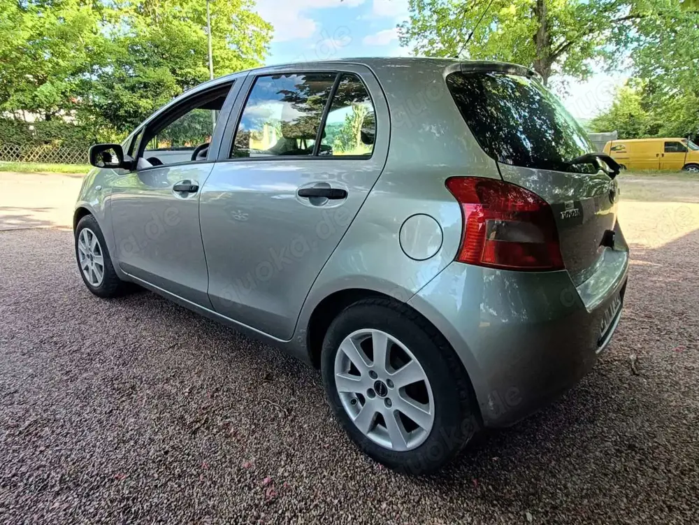 Toyota Yaris 1.3, 87 PS, Klima, TÜV: 11/26, gepflegtes KFZ
