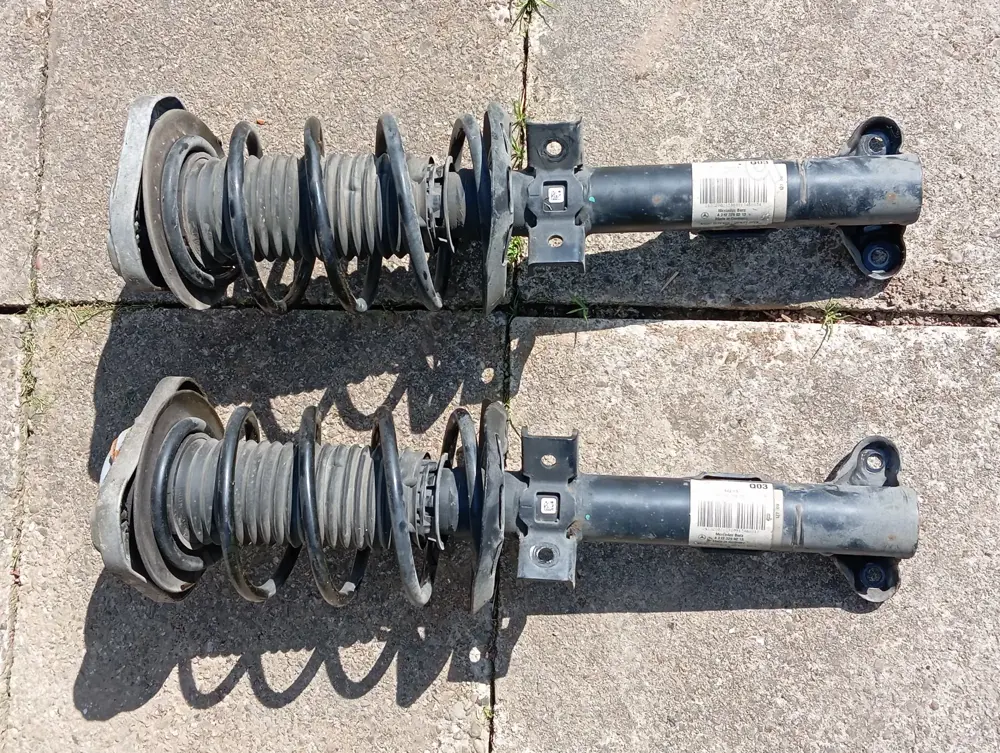 2 x Federbein + Feder komplet li + re original Mercedes-Benz W212 E350 2 x Federbein + Feder komplet li + re original Mercedes-Benz W212 E350