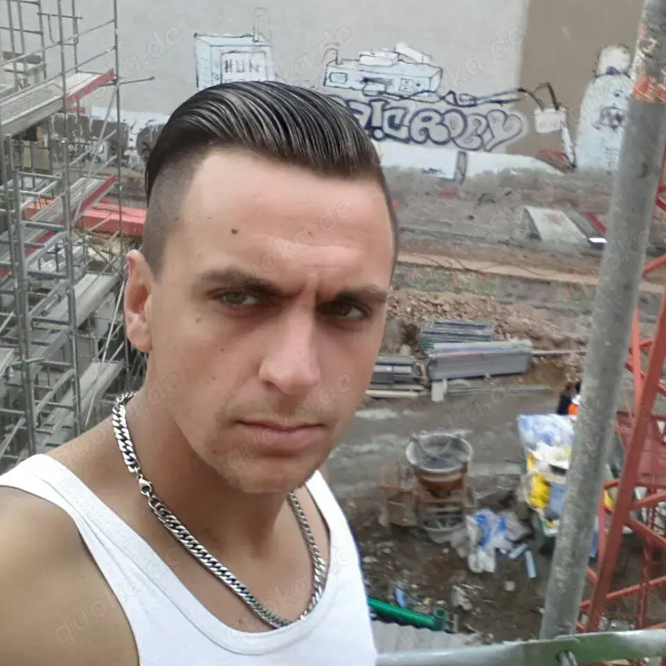 23cm Schwanz aus Berlin Hellersdorf sucht Sie aus der Nähe 