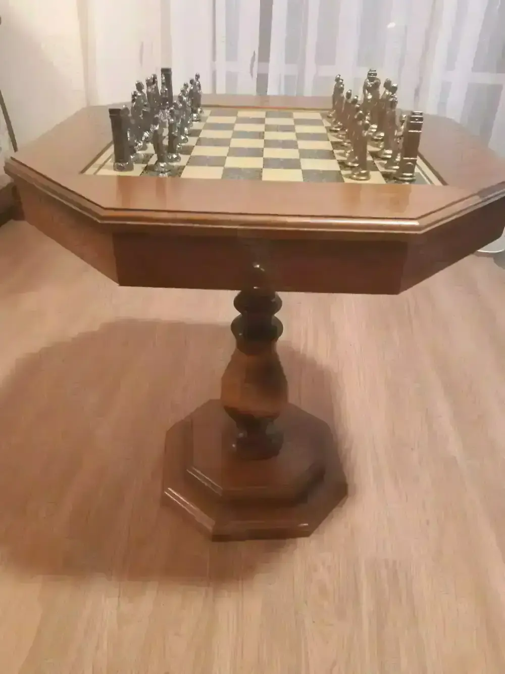 Schachtisch Holz, achteckig