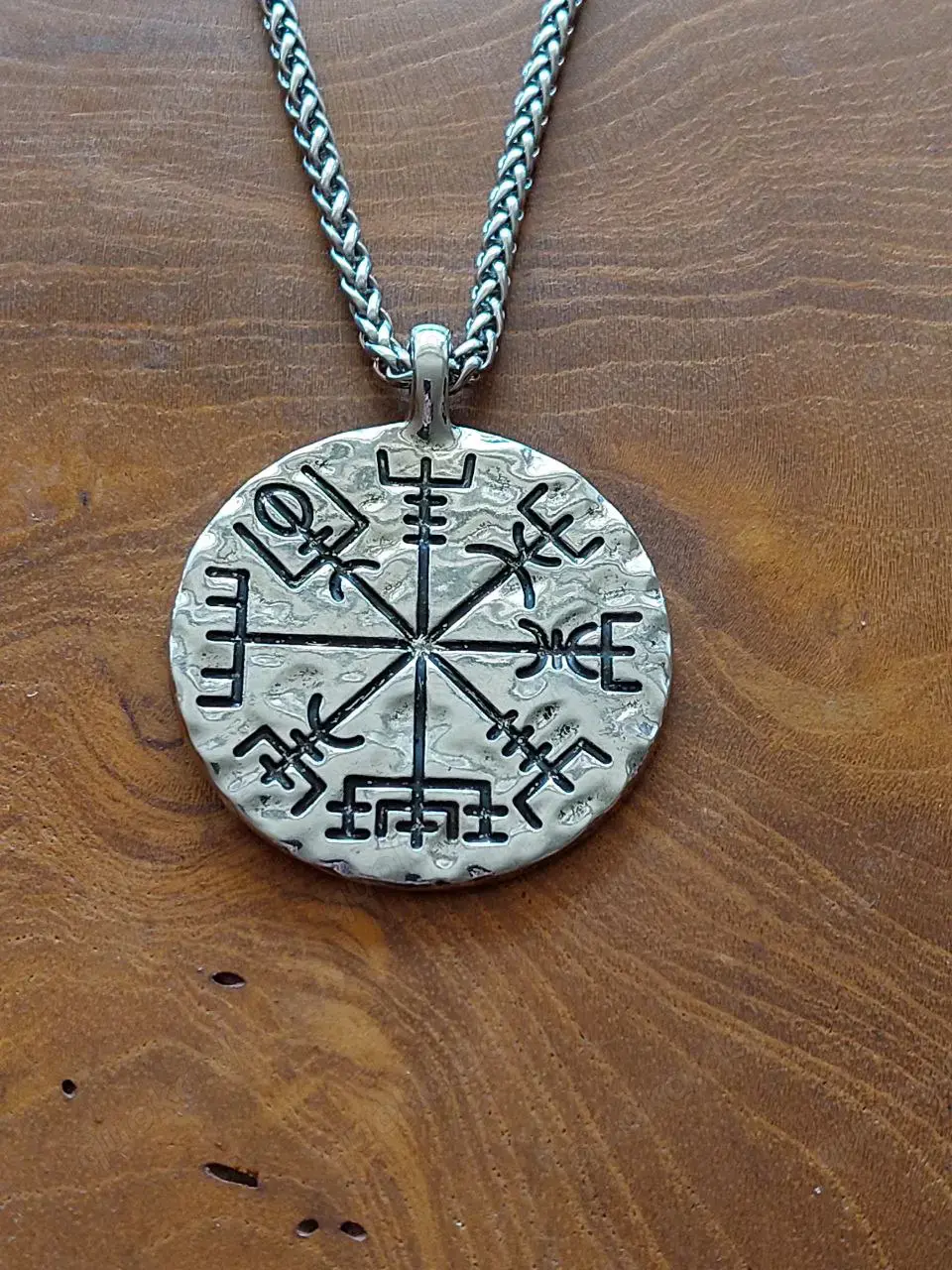 Halskette aus Edelstahl mit Wikinger Anhänger "Vegvisir"