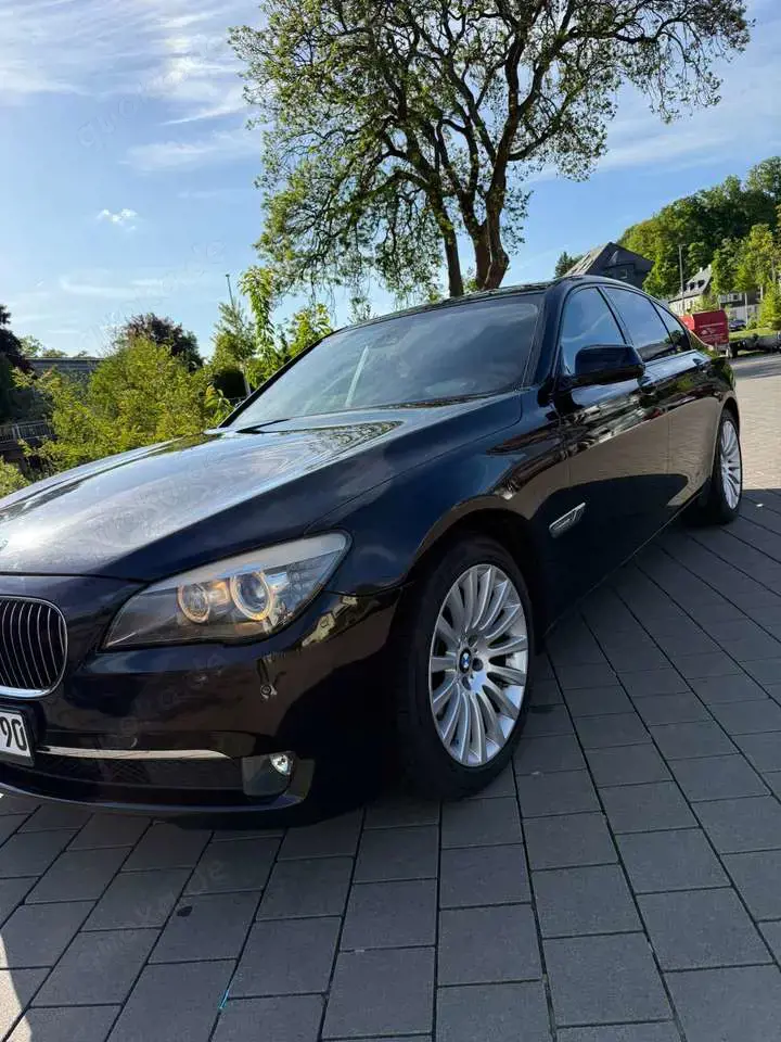 BMW 730