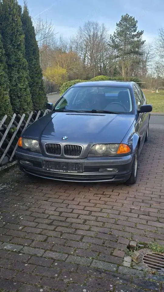 BMW 320 320i