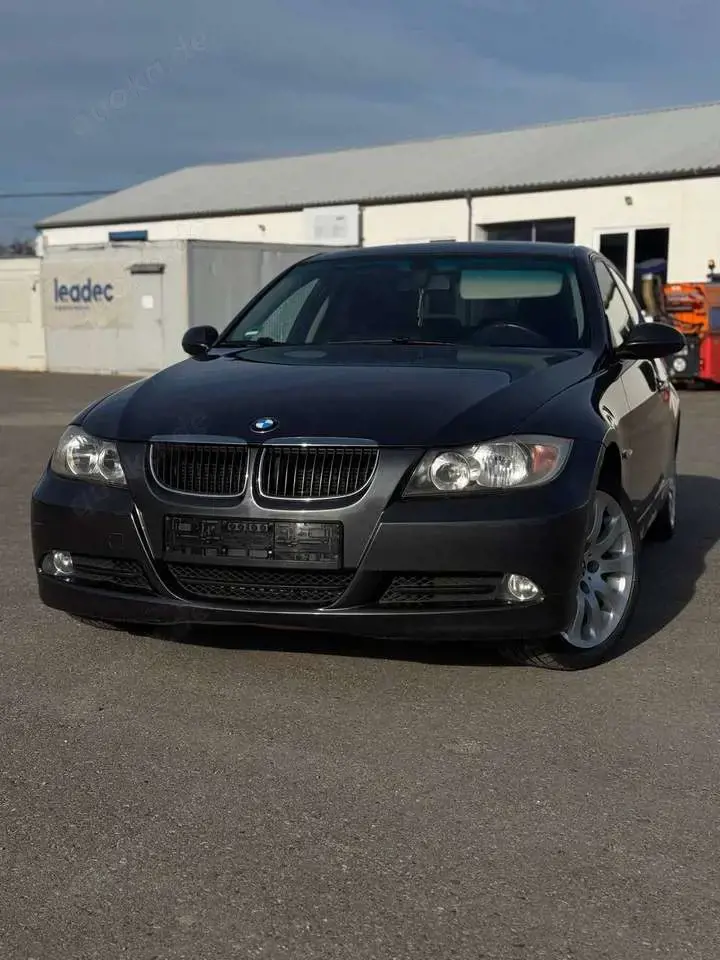 BMW 320 320i