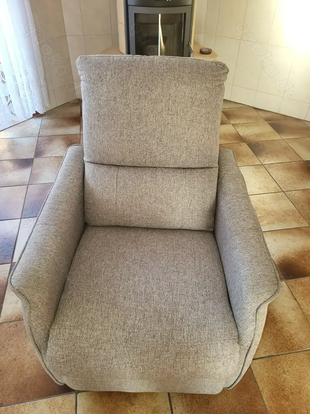 Fernsehsessel mit manuel ausklappbarer Beinauflage, Taschenfederkern, Farbe Beige