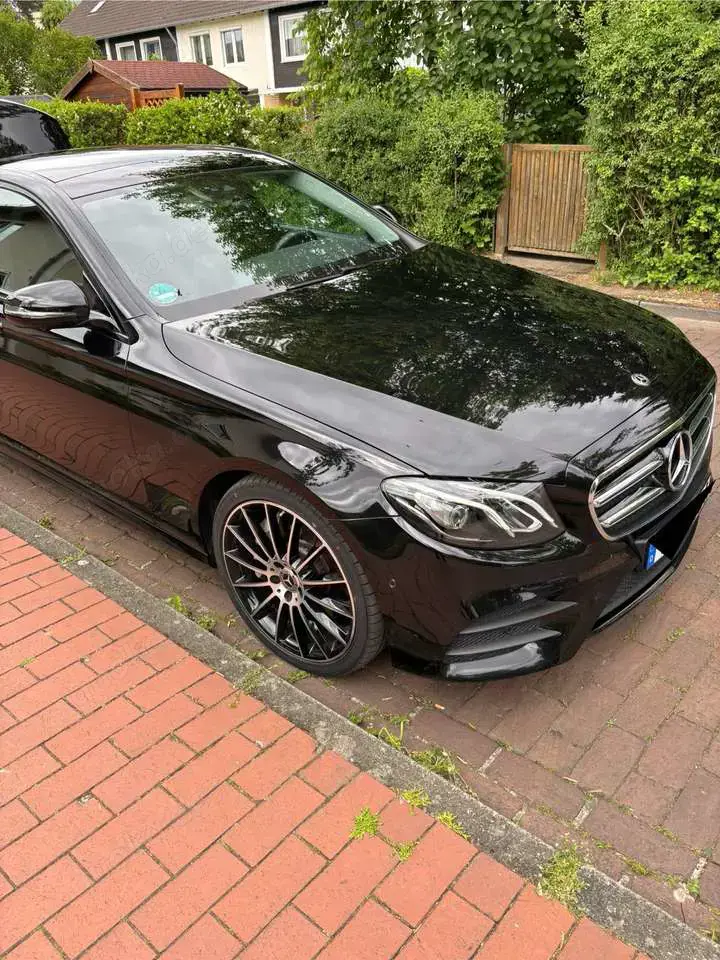Mercedes-Benz E 350 9G-TRONIC AMG Line