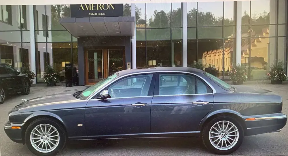 Jaguar XJ