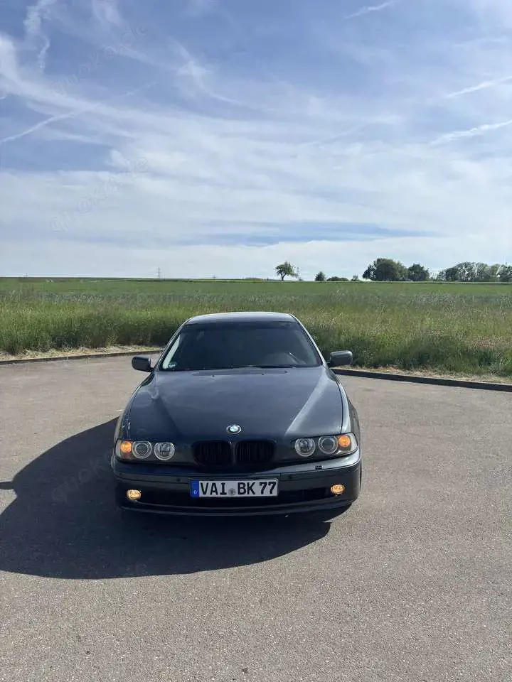 BMW 520 520i