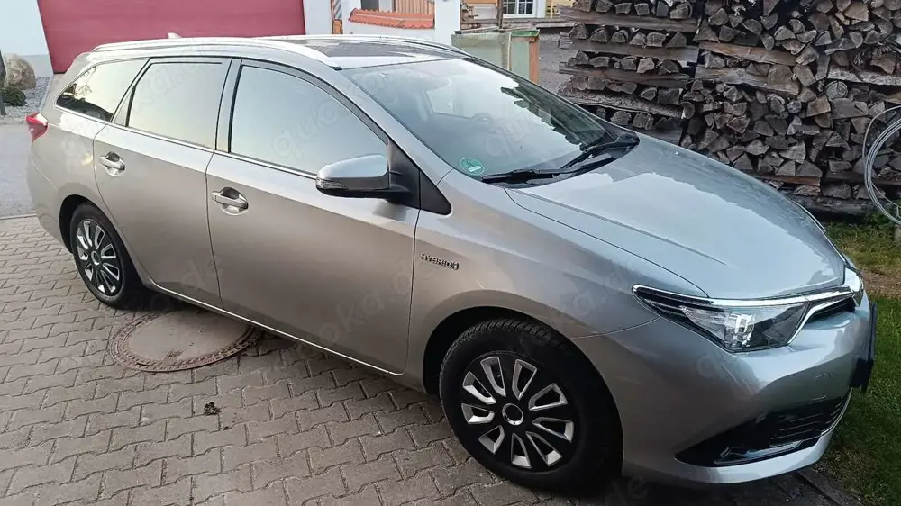 Toyota Auris 1.8 VVT-i Hybrid Automatik Touring Sports Executiv
