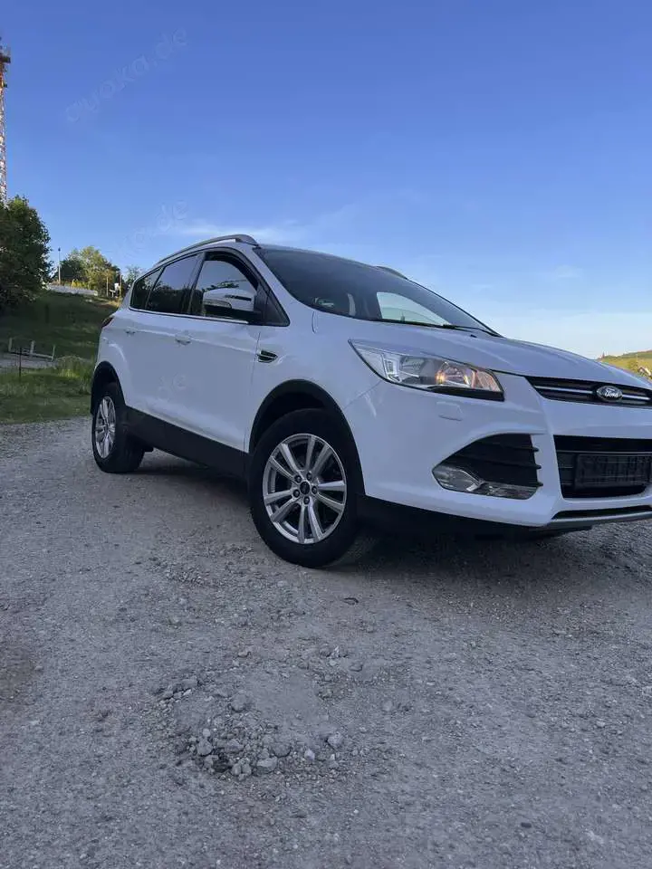 Ford Kuga 2.0 TDCi 2x4 Titanium