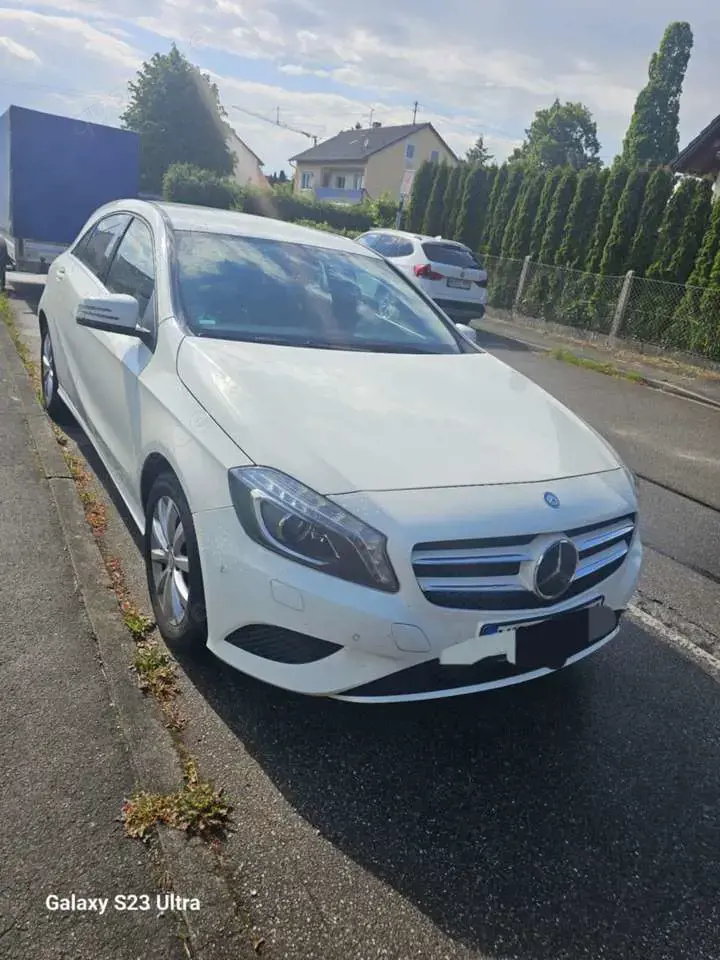 Mercedes-Benz A 180 (BlueEFFICIENCY)