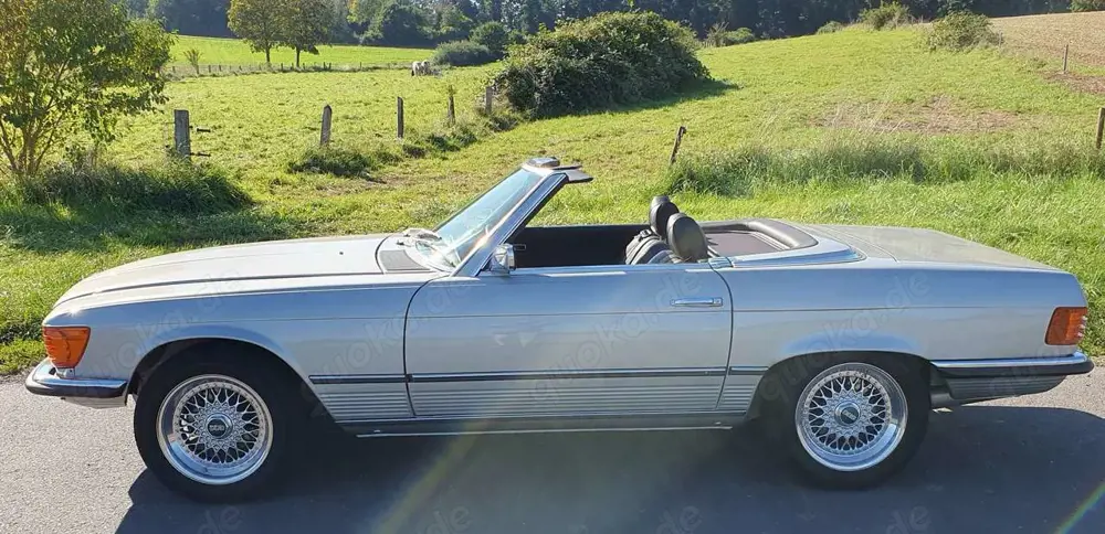 Mercedes-Benz SL 350 R107