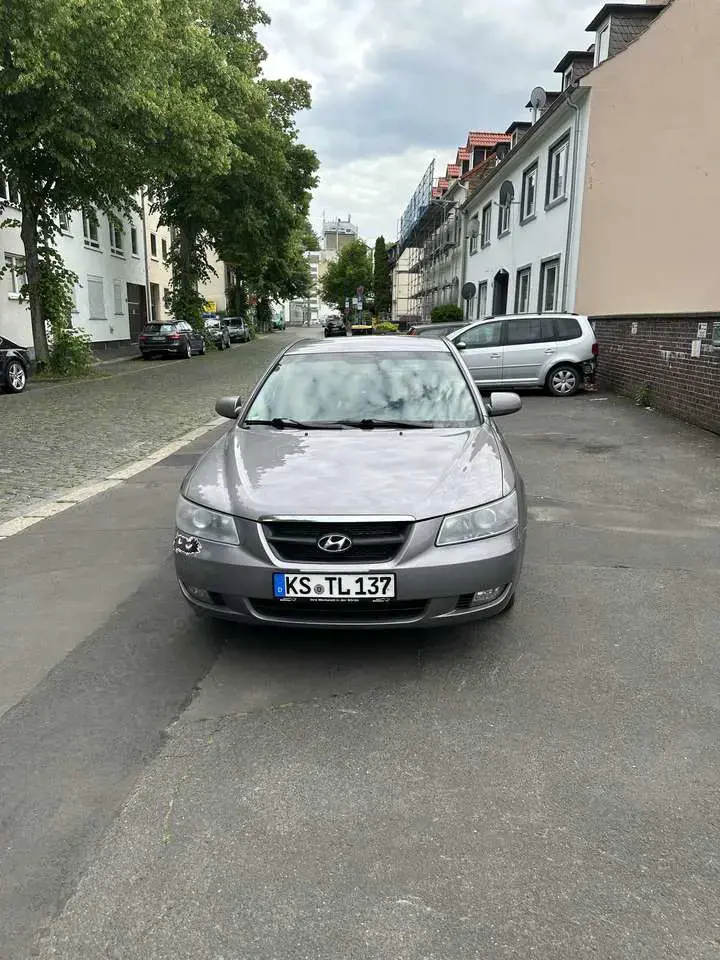 Hyundai SONATA 2.0 CRDi GLS im top zustand